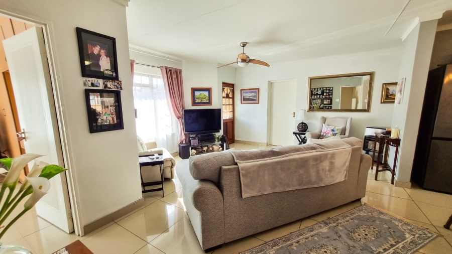 2 Bedroom Property for Sale in Langenhovenpark Free State